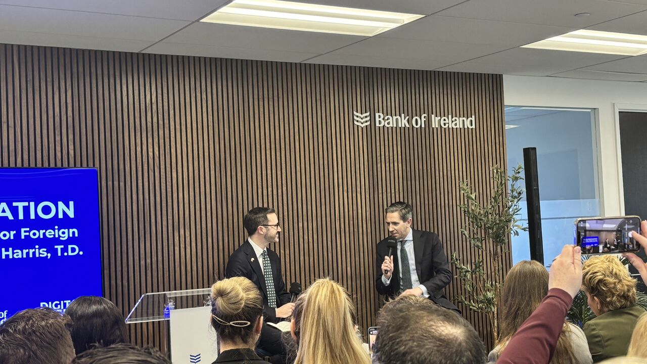 Simon Harris taking part in a fireside discussion at the Bank of Ireland NYC Hub in March 2025